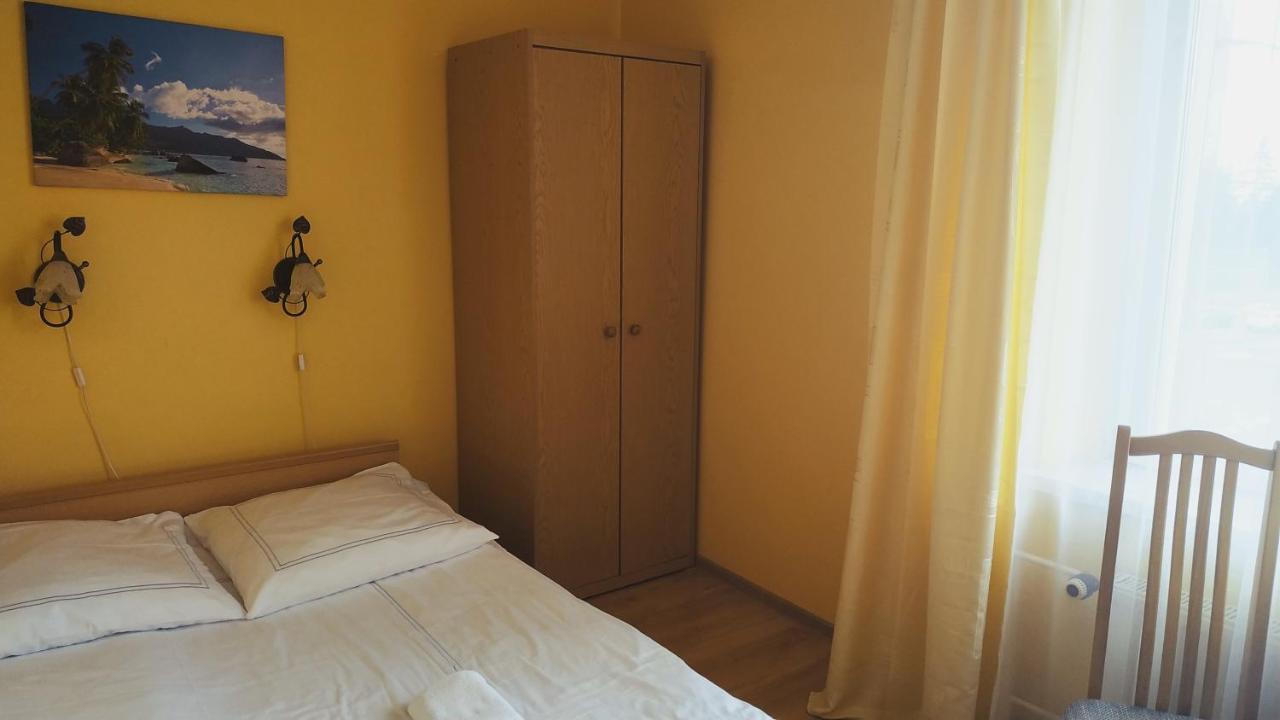 Hotel Eden 24H Жешув Экстерьер фото