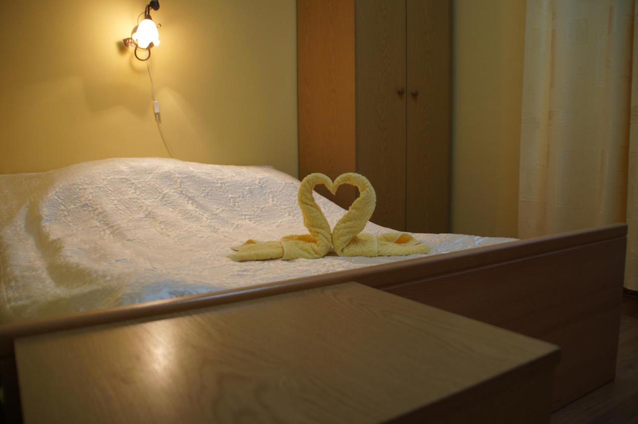 Hotel Eden 24H Жешув Экстерьер фото