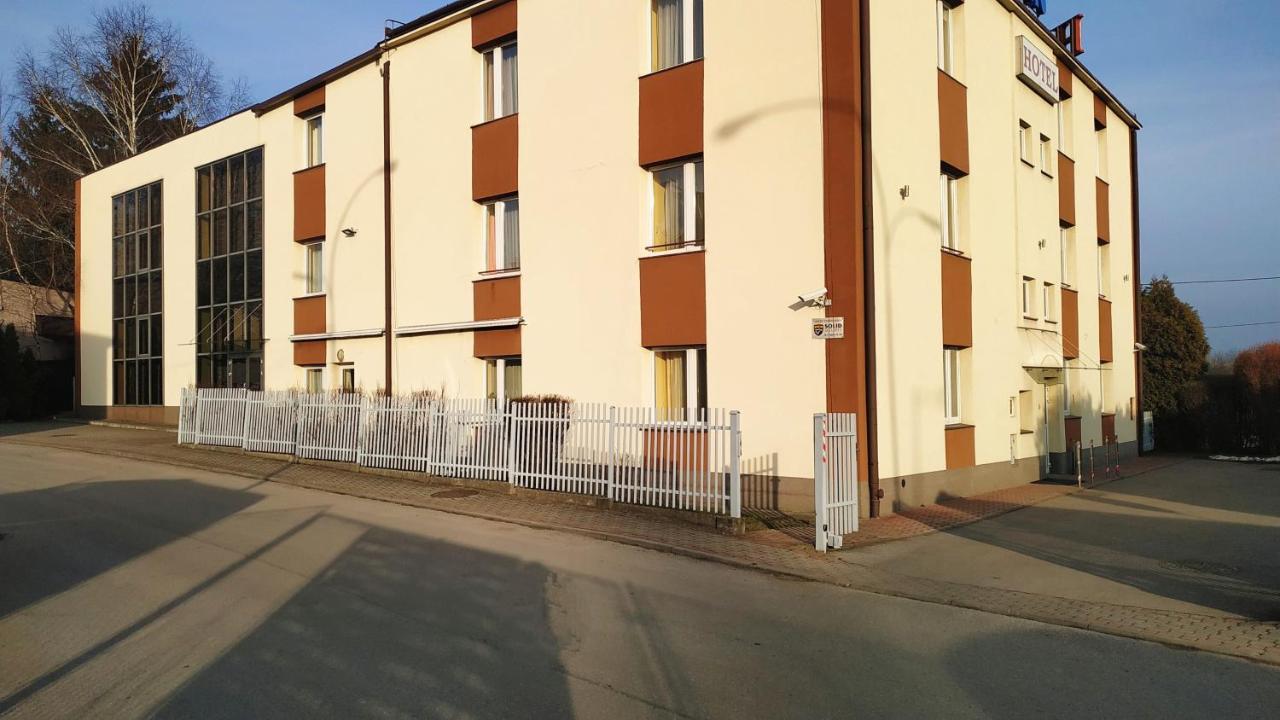 Hotel Eden 24H Жешув Экстерьер фото