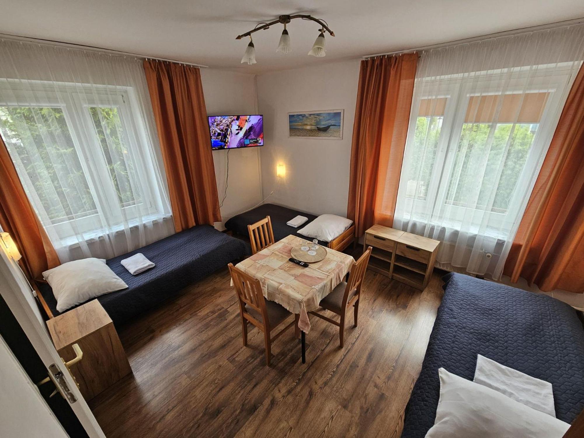 Hotel Eden 24H Жешув Экстерьер фото