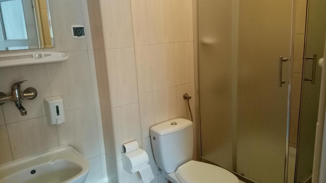 Hotel Eden 24H Жешув Экстерьер фото