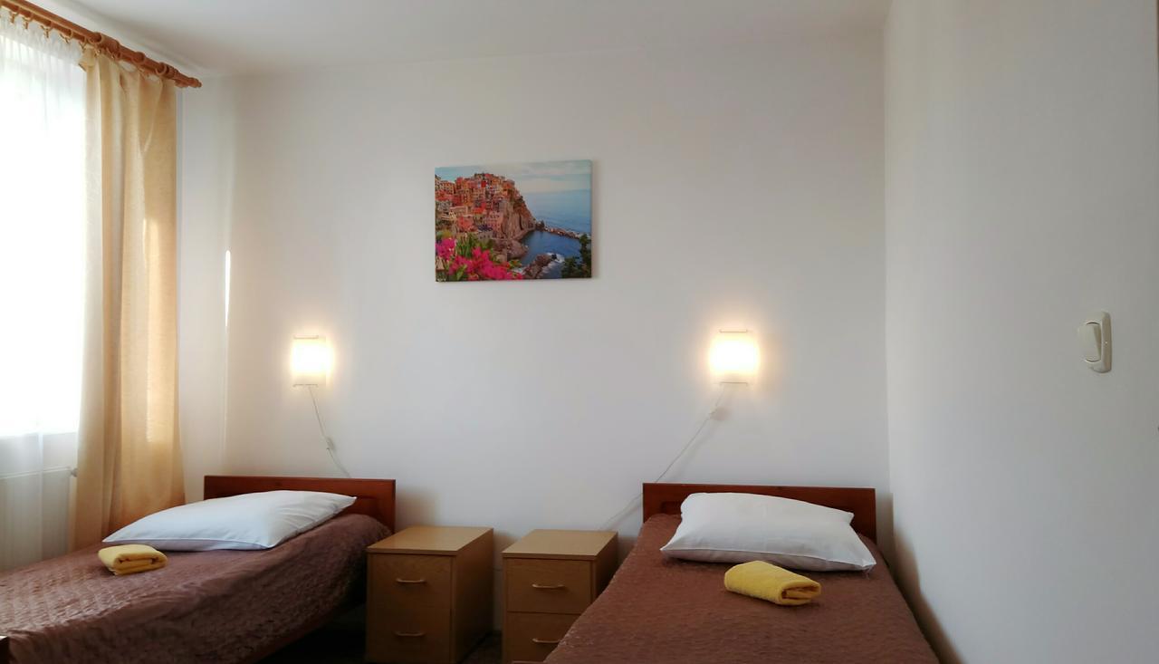 Hotel Eden 24H Жешув Экстерьер фото