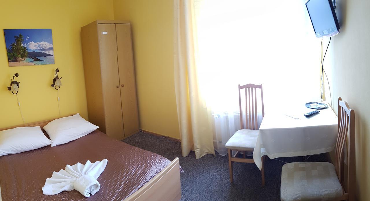 Hotel Eden 24H Жешув Экстерьер фото